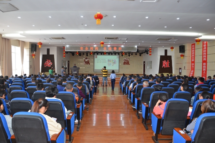 福建：省市區(qū)三級(jí)聯(lián)辦開展安全用藥進(jìn)企業(yè)活動(dòng)
