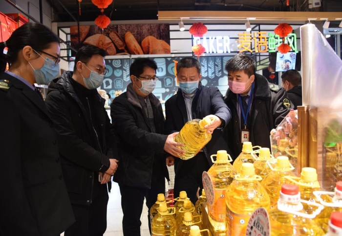 河南省開(kāi)封市市場(chǎng)監(jiān)管局開(kāi)展食品安全抽樣檢查