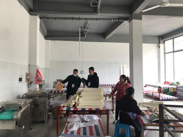 在2020年3月12日依法對轄區(qū)石廂子彝族鄉(xiāng)所有的食品小作坊進行了全面檢查。