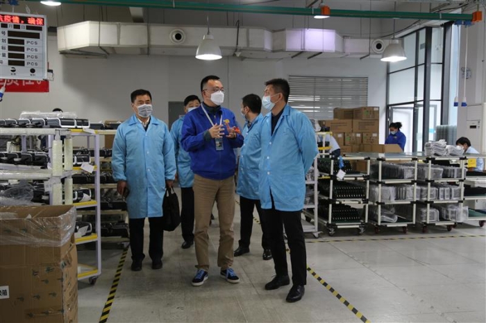 圖為天津市藥監(jiān)局在一家企業(yè)檢查調(diào)研。（天津市藥監(jiān)局供圖）