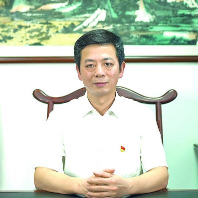 廣東省藥品監(jiān)督管理局黨組書(shū)記、局長(zhǎng)江效東