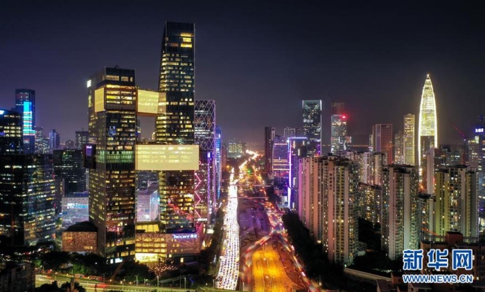 9月22日拍攝的深圳市南山區(qū)科技園夜景（無人機照片）。新華社記者 毛思倩 攝