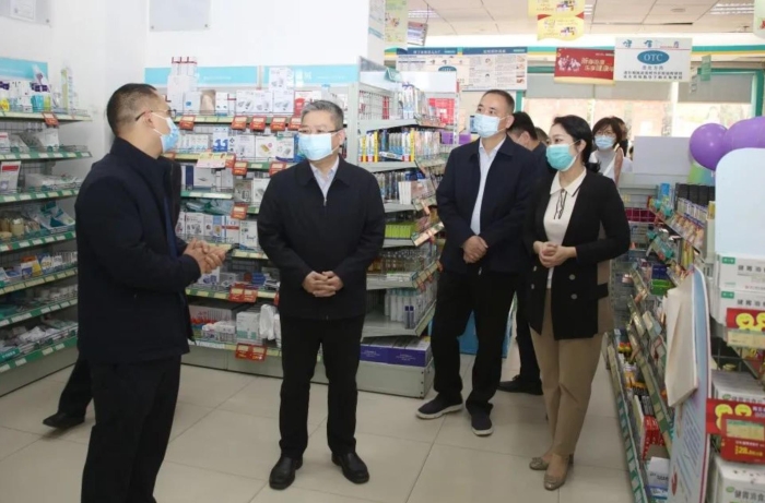 檢查組在南寧市藥品經營企業(yè)開展檢查