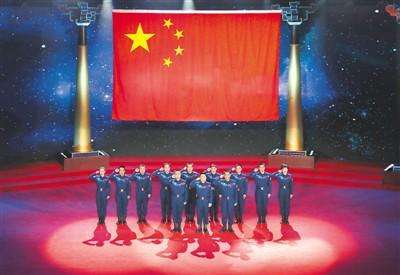 這是中國人民解放軍航天員的資料照片。新華社發(fā)
