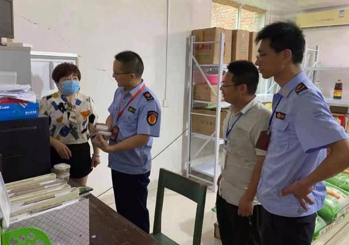 圖為檢查現(xiàn)場。
