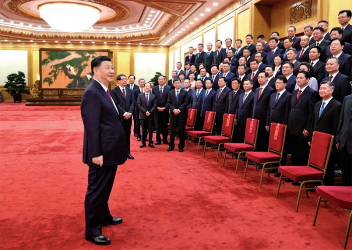 2021年6月29日，中共中央總書記、國家主席、中央軍委主席習(xí)近平在北京會見全國優(yōu)秀縣委書記?！⌒氯A社記者 李學(xué)仁/攝
