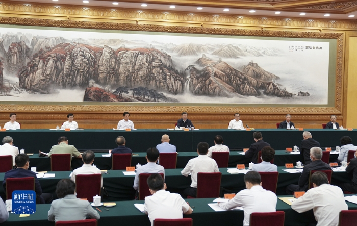 8月27日至28日，中央民族工作會(huì)議在北京召開。中共中央總書記、國家主席、中央軍委主席習(xí)近平出席會(huì)議并發(fā)表重要講話。新華社記者 李學(xué)仁 攝