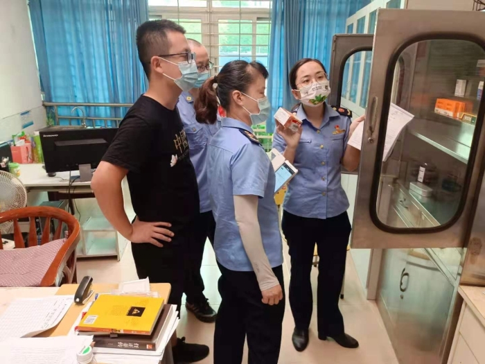 圖為檢查現(xiàn)場。