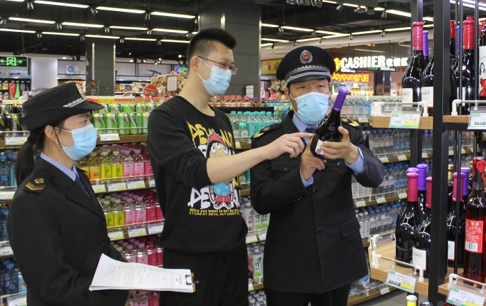 圖為檢查現(xiàn)場。