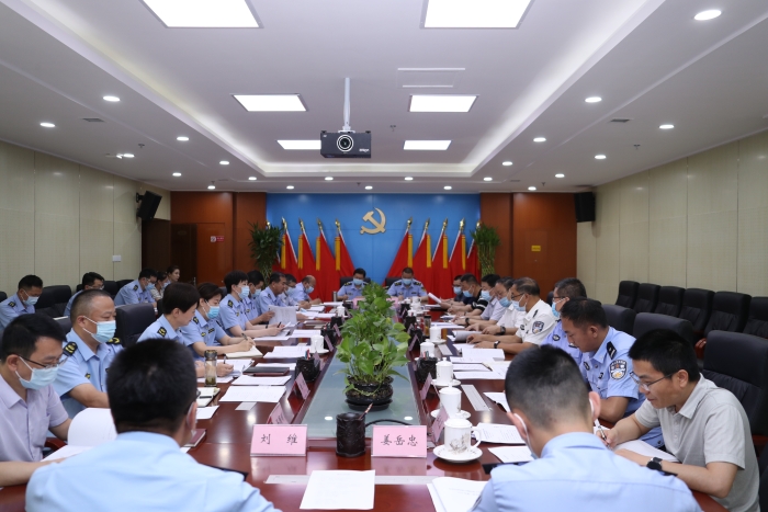 圖為新疆維吾爾自治區(qū)藥品行政執(zhí)法與刑事司法銜接工作聯(lián)席會(huì)議2022年第一次會(huì)議現(xiàn)場(chǎng)。