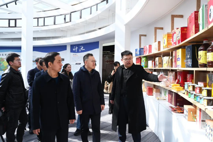 山西省藥監(jiān)局贠亞明局長在忻州調研市縣藥品監(jiān)管能力標準化建設工作