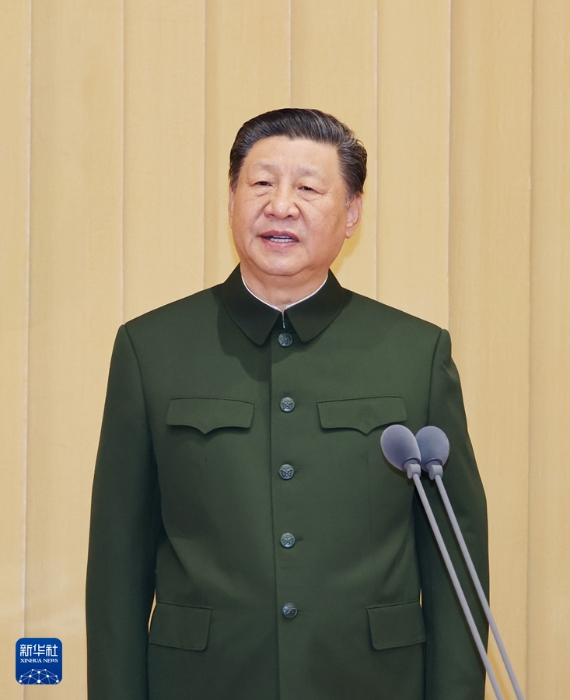 4月19日，中國人民解放軍信息支援部隊成立大會在北京八一大樓隆重舉行。中共中央總書記、國家主席、中央軍委主席習近平向信息支援部隊授予軍旗并致訓詞。這是習近平致訓詞。新華社記者 李剛 攝