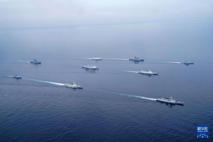 2023年7月20日，在日本海某海域進行的“北部·聯(lián)合-2023”演習中，中俄參演艦艇編隊開展?？兆o航演練。新華社發(fā)（劉丹 攝）