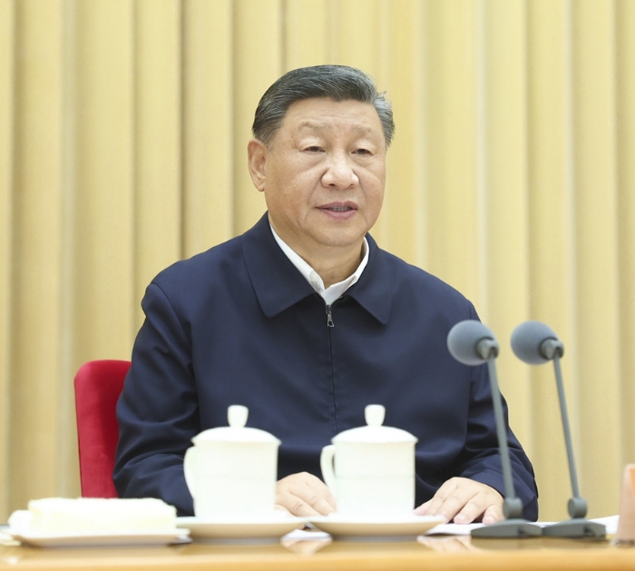 9月9日至10日，全國(guó)教育大會(huì)在北京召開。中共中央總書記、國(guó)家主席、中央軍委主席習(xí)近平出席會(huì)議并發(fā)表重要講話，代表黨中央向全國(guó)廣大教師和教育工作者致以節(jié)日祝賀和誠(chéng)摯問候。新華社記者 鞠鵬 攝