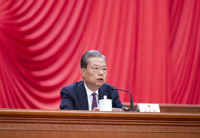 9月14日上午，中共中央、全國(guó)人大常委會(huì)在北京人民大會(huì)堂隆重舉行慶祝全國(guó)人民代表大會(huì)成立70周年大會(huì)。中共中央政治局常委、全國(guó)人大常委會(huì)委員長(zhǎng)趙樂(lè)際主持大會(huì)。 新華社記者 燕雁 攝
